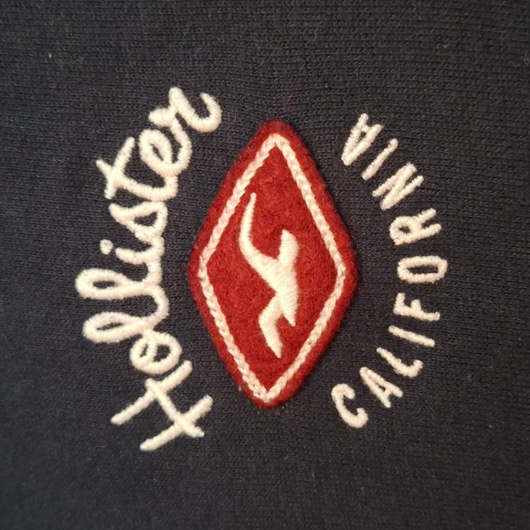 Hollister hooded sweater - Picture 2 of 6